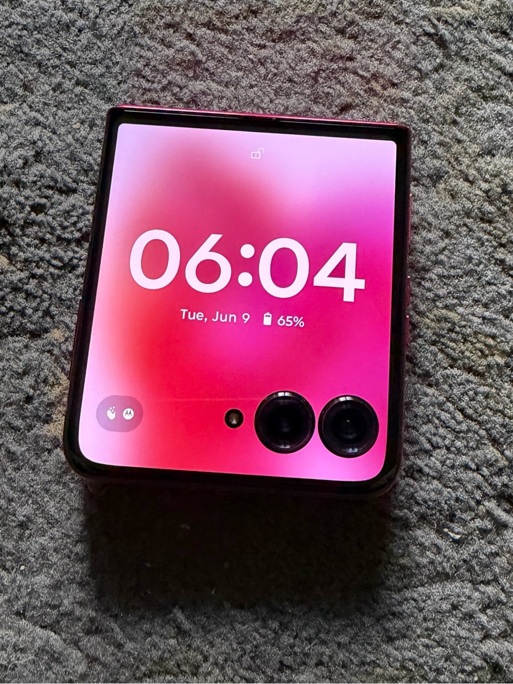 Unlocked Motorola Razr plus 2024 unlocked hot Pink with Dual Rear Cameras